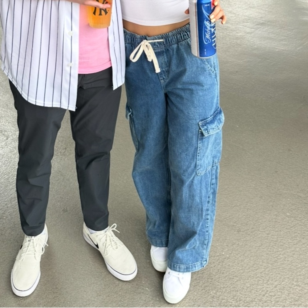 soft denim loose fit cargo jeans